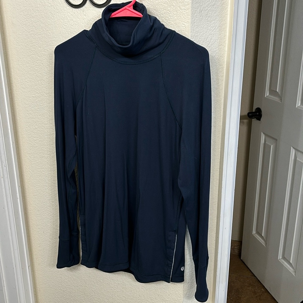 Lululemon turtleneck